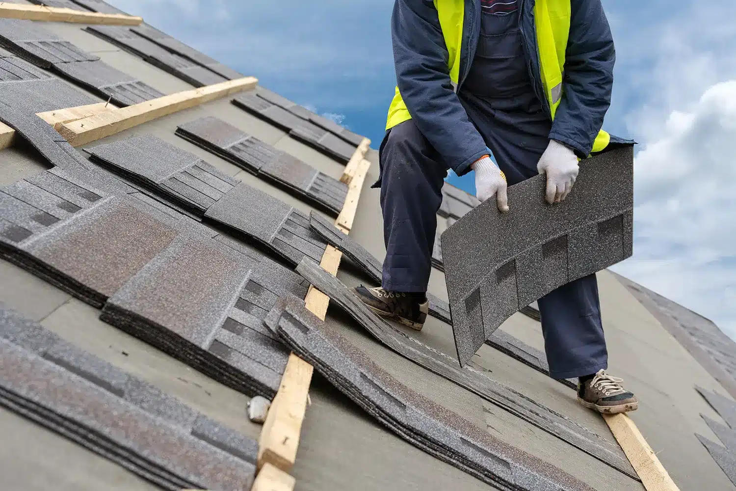 Shingle Explained: Professional Guide to Residential Roofing Installation 