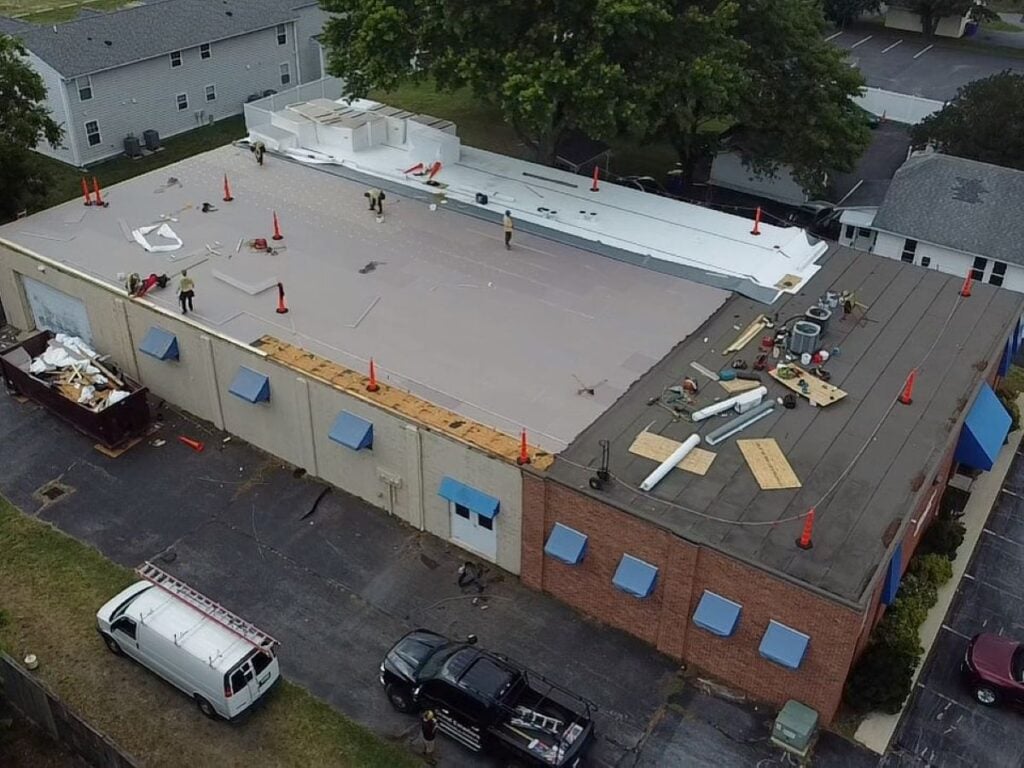 how to choose a good commercial roofing contractor Gran Exteriors asphalt process
